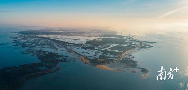 廣東省湛江徐聞縣燈樓角地處中國(guó)大陸最南端。 