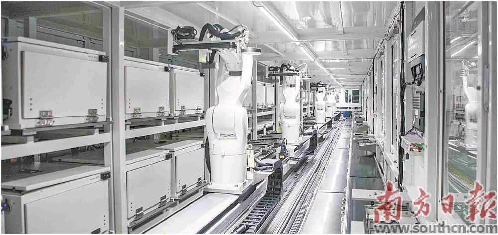 深圳市共進電子股份有限公司的生產(chǎn)線，聯(lián)合格創(chuàng)東智共同啟動的設(shè)備互聯(lián)項目，實現(xiàn)了“全球工廠一體化管理”。受訪企業(yè)供圖