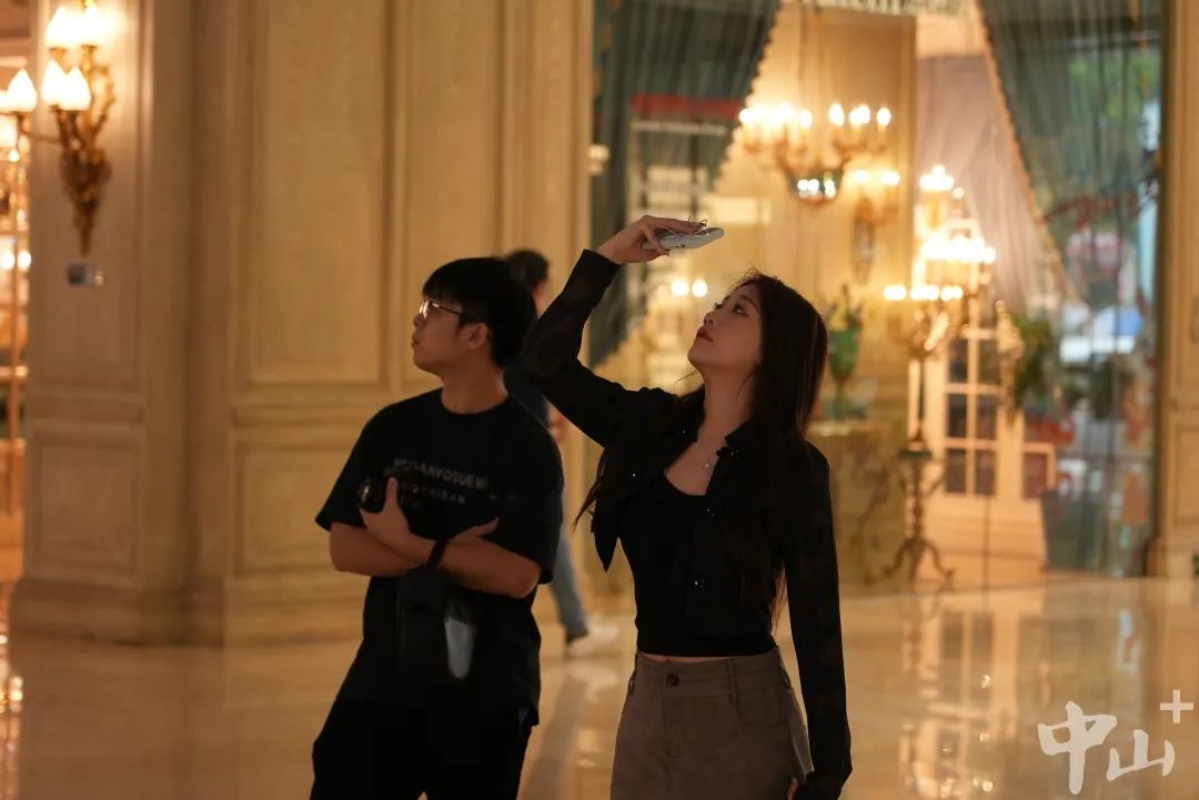 采風團參觀中山市古鎮(zhèn)星光聯(lián)盟。見習生 蓋劉寶 攝