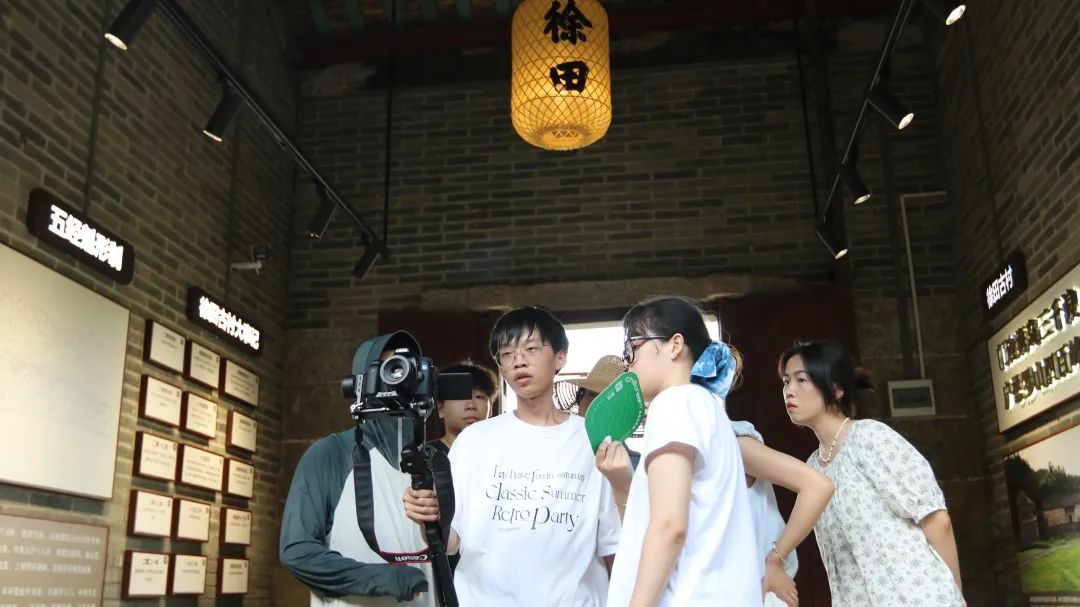 數(shù)字村史團(tuán)隊(duì)以虛擬創(chuàng)新的傳播形式讓徐田村村史“活”起來(lái)。