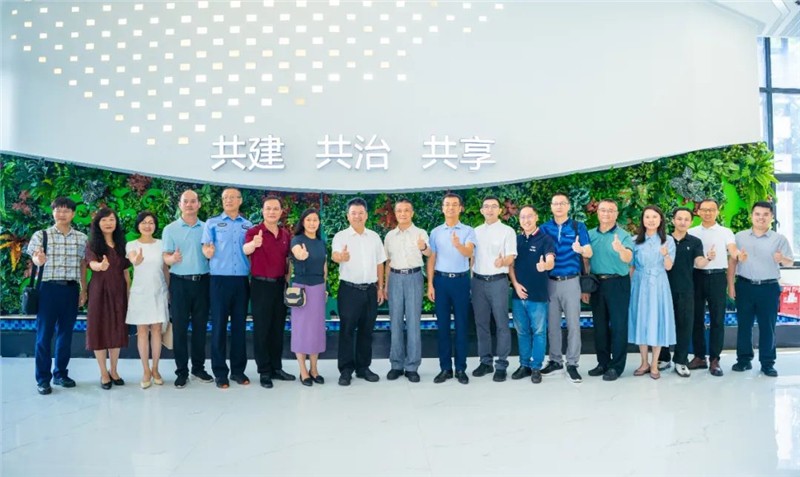 參會(huì)嘉賓合影